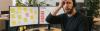 Überlasteter IT-Support-Mitarbeiter mit vielen Tickets im Service Desk